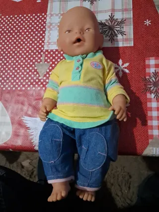 Muñeco Baby Born con Ropa