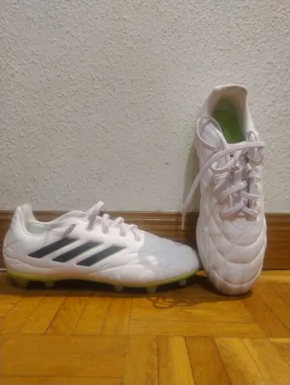 Botas de fútbol Adidas COPA + Medias de poliéster.