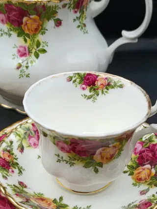 Juego de té Royal Albert Old Country Roses
