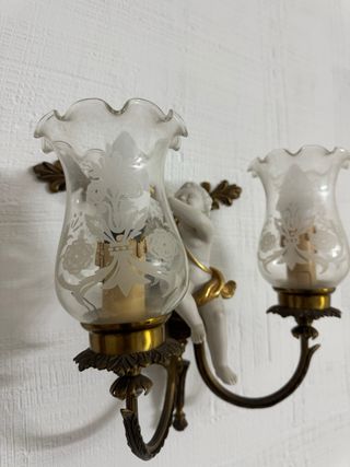 Pareja de apliques antiguos con querubines