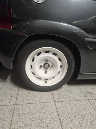 Llantas 106 rally con neumaticos goodyear