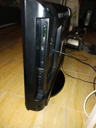 Televisión 32" Sharp Serie AQUOS.