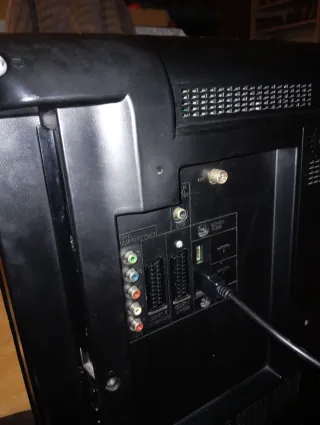 Televisión 32" Sharp Serie AQUOS.