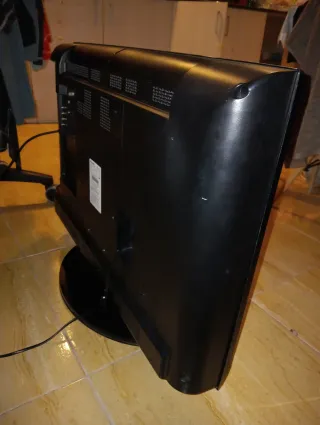 Televisión 32" Sharp Serie AQUOS.