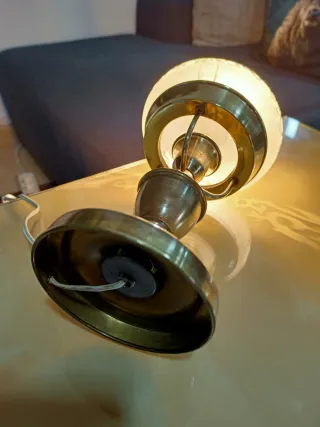 Lámpara Victoriana de Latón y Cristal Esmerilado