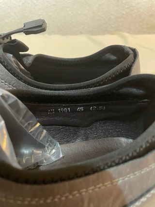 Mocasines grises y negros talla 45