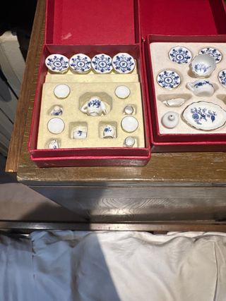 Mini vajilla de porcelana azul y blanco