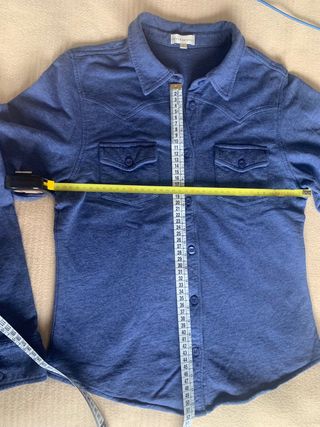 Conjunto mujer estilo vaquero de camisa y pantalón