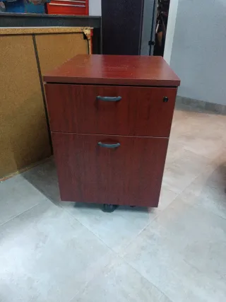 Cajonera archivador de madera.