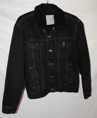 Cazadora vaquera Pull&Bear negra borrego