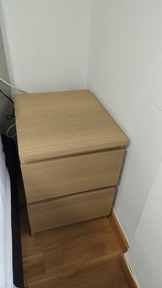 Dos mesitas de noche color madera ikea