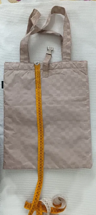 Borsetta a spalla rosa cipria in nylon. Usata