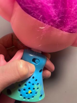 Muñeco musical Poppy Trolls, guitarra y accesorios