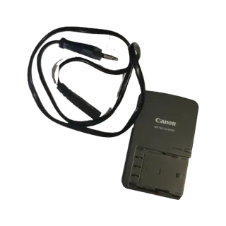 Canon EOS 350D + 2 baterías, 2 tarjetas y cargador