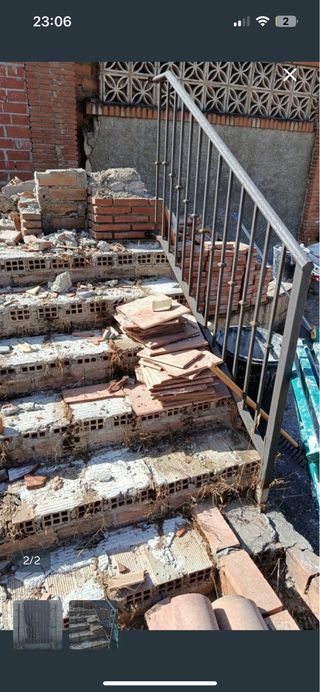 Barandillas de forja y puerta