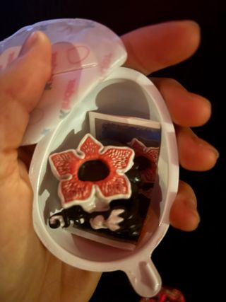 Figura Demogorgon Negro Kinder Joy