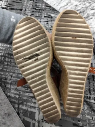 Sandalias mujer cuña marrón Stradivarius Talla 39