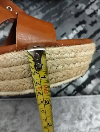 Sandalias mujer cuña marrón Stradivarius Talla 39