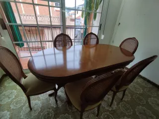 Mesa madera maciza y 6 sillas talladas