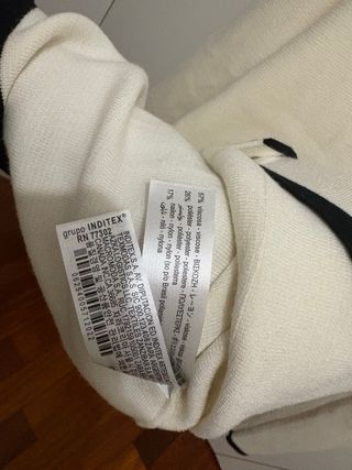 Cardigan Zara bianco con profili neri