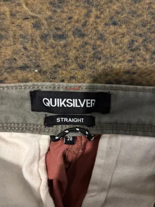 Pantalón chino Quiksilver color coral