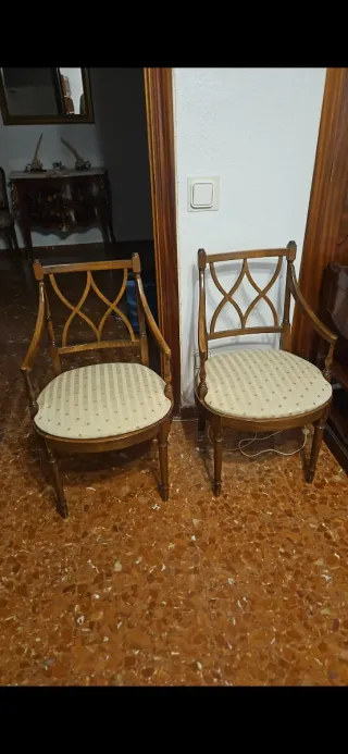 Juego de 2 sillas de madera