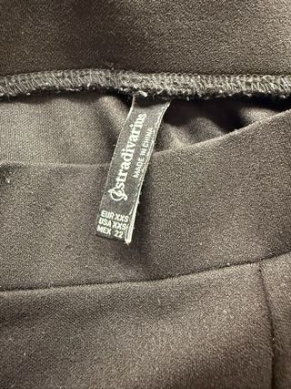 Pantalón negro Stradivarius Talla XXS