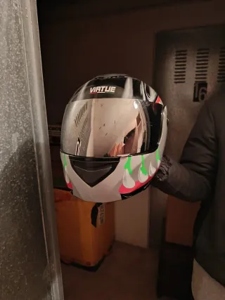 Casco de moto VIRTUE