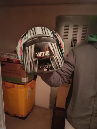 Casco de moto VIRTUE