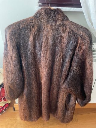 Abrigo de pelo marrón