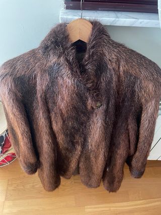 Abrigo de pelo marrón