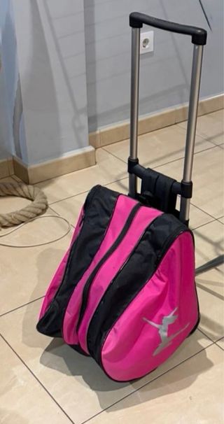 Carro porta patines rosa y negro