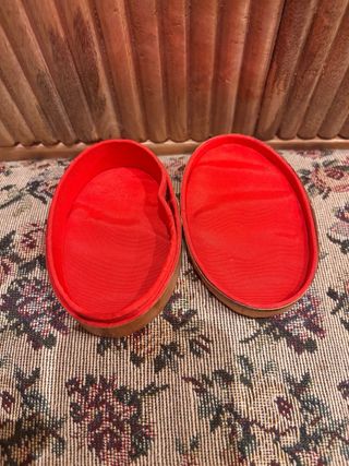 Joyero ovalado con pájaro de madera