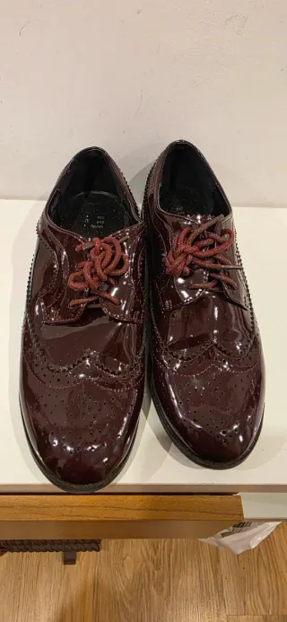 Zapatos charol mujer talla 37. Color granate