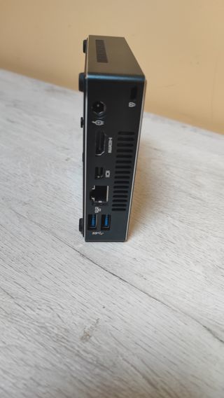 Gigabyte Brix i3 8GB 250GB