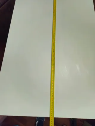 Pack Muebles: 3 Escritorios + 1 Mesa rosa