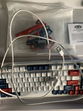 Teclado Mecánico Magegee Multicolor