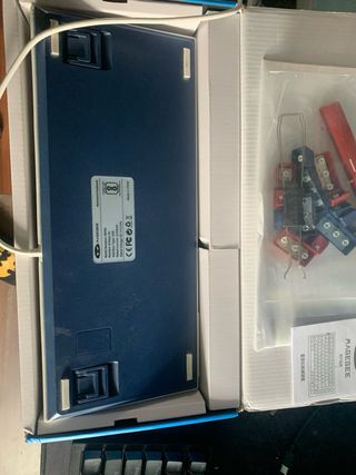 Teclado Mecánico Magegee Multicolor