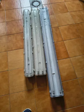 Lámparas fluorescentes (3 unidades)