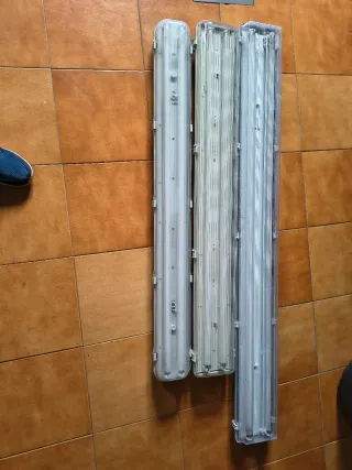 Lámparas fluorescentes (3 unidades)