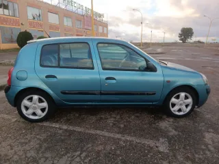 Renault Clio 2002
