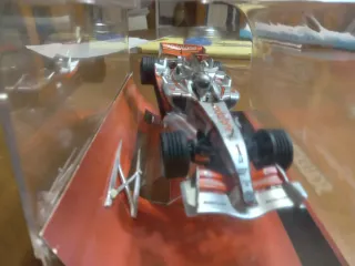 Scalextric F1 Vodafone McLaren Digital