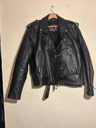 Chaqueta de cuero negra