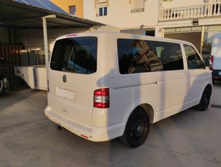 Volkswagen Transporter T5 2.0 TDI