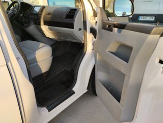 Volkswagen Transporter T5 2.0 TDI