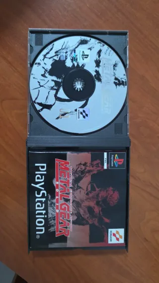 Metal Gear Solid PS1 PAL Konami
