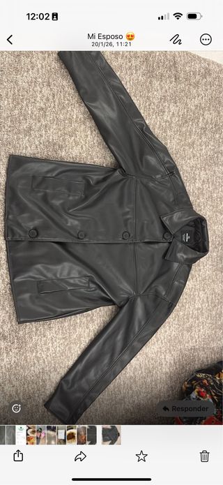 Chaqueta efecto piel negra