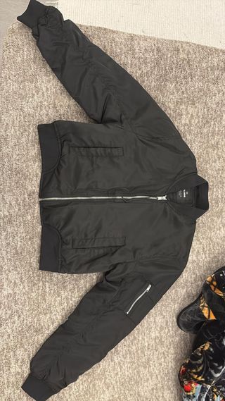 Chaqueta efecto piel negra