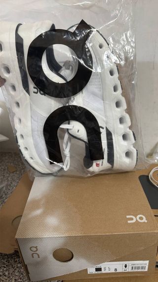 Scarpe On Running Nere/Bianche taglia 41-42