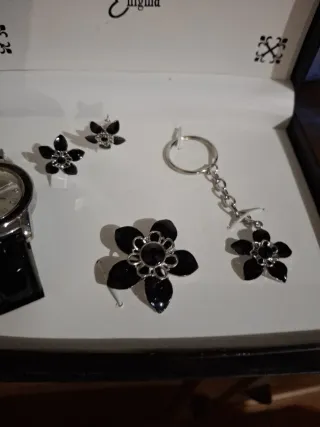 Set Bisuteria Sonia Enigma Reloj y Pendientes